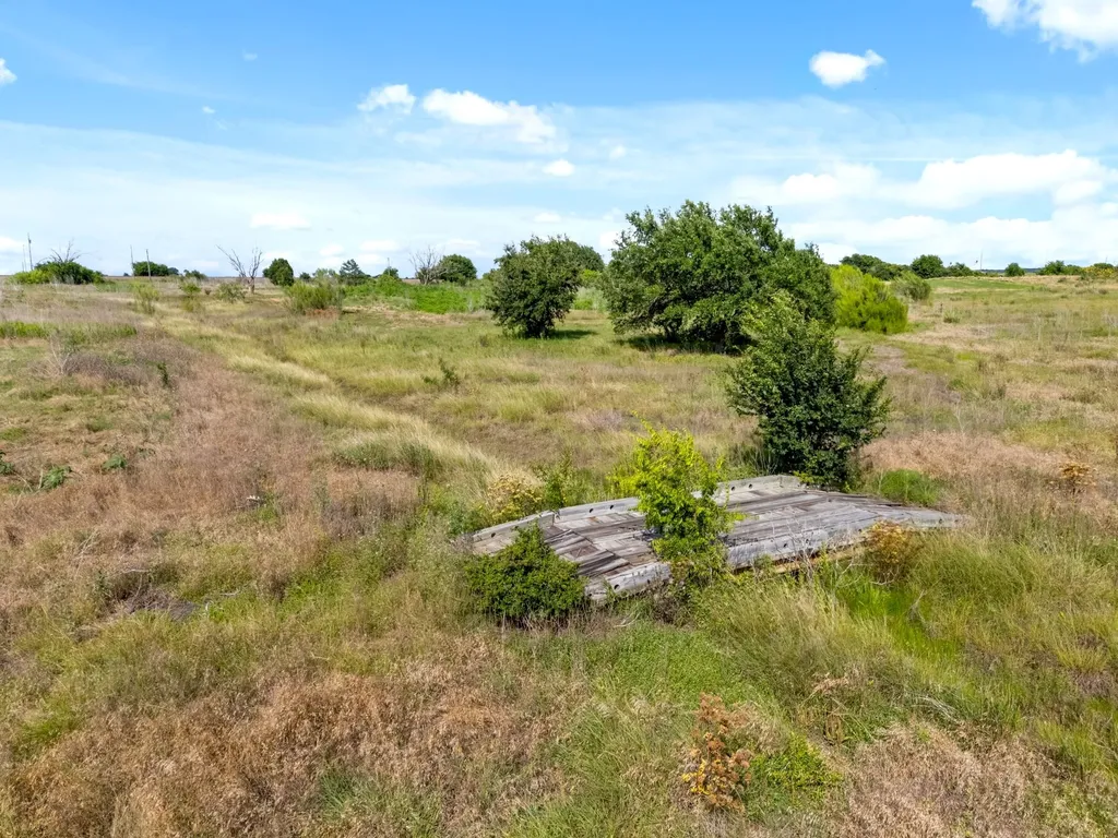 10 Ac. S Lone Star Parkway Moody TX 76657