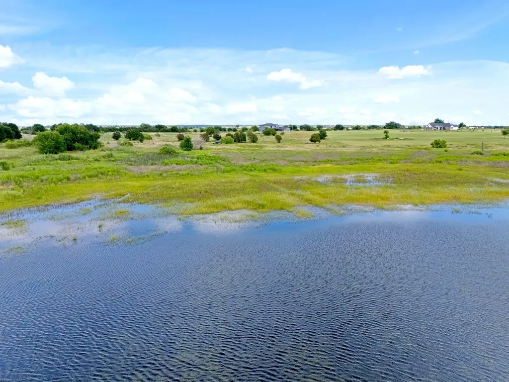 10 Ac. S Lone Star Parkway Moody TX 76657