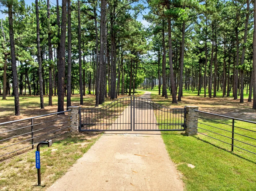 1201 Robbins Road Athens TX 75751