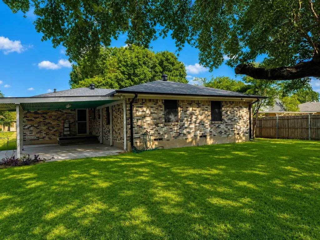 723 Walnut Street Duncanville TX 75116