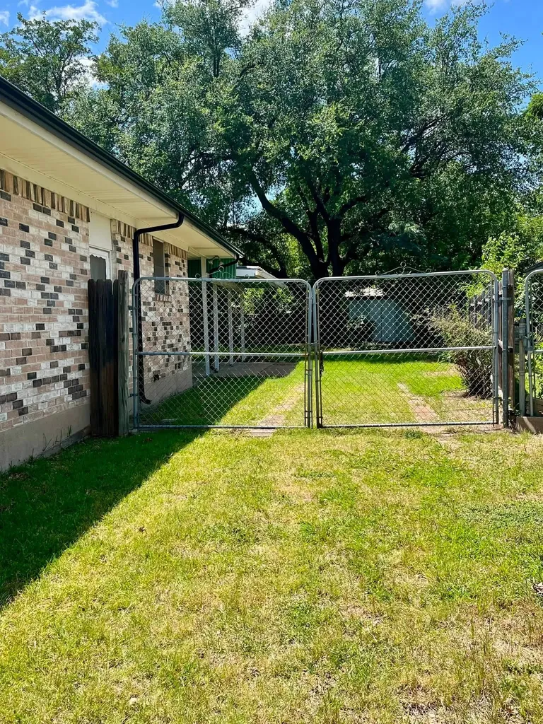 723 Walnut Street Duncanville TX 75116