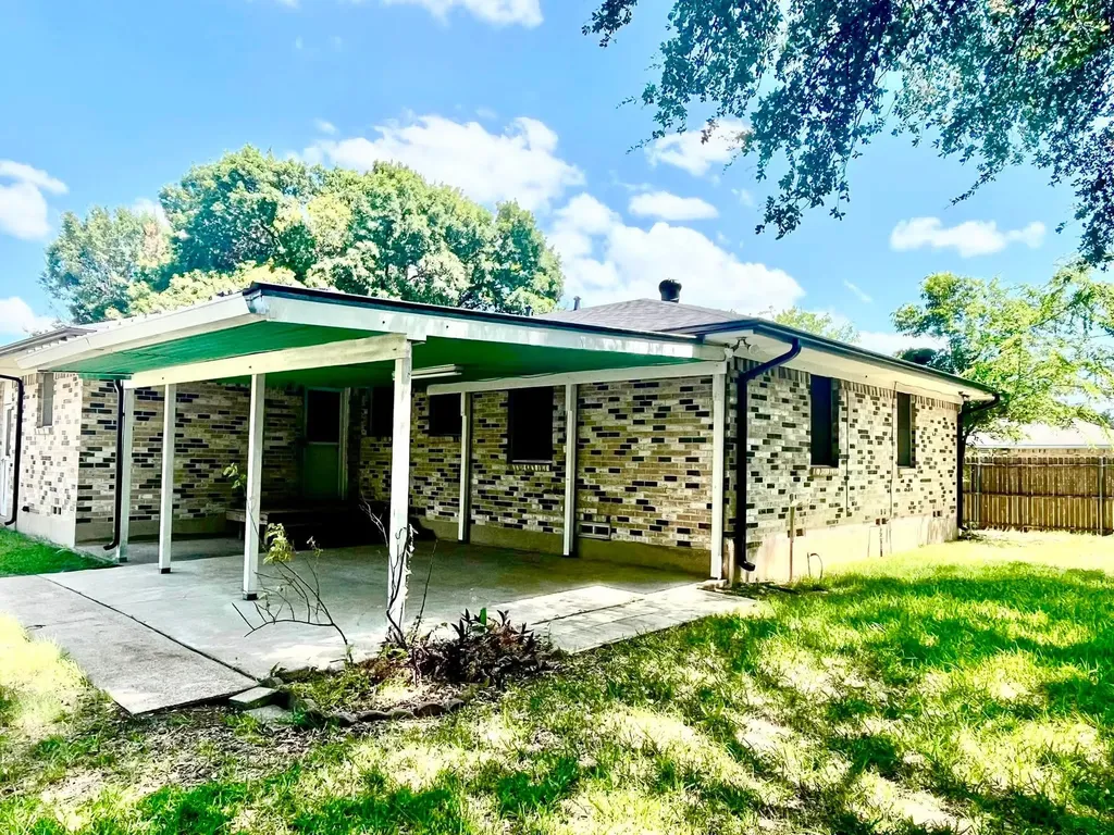 723 Walnut Street Duncanville TX 75116