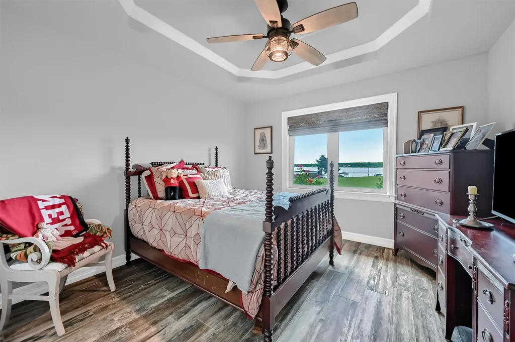 117 Kiowa Drive S Lake Kiowa TX 76240