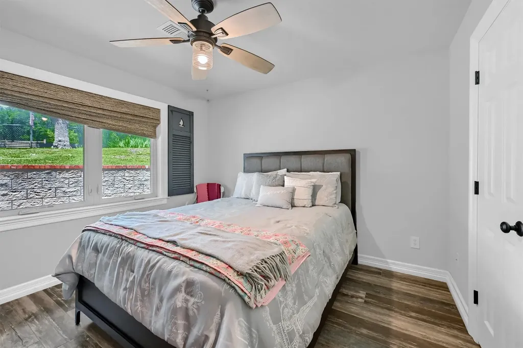 117 Kiowa Drive S Lake Kiowa TX 76240