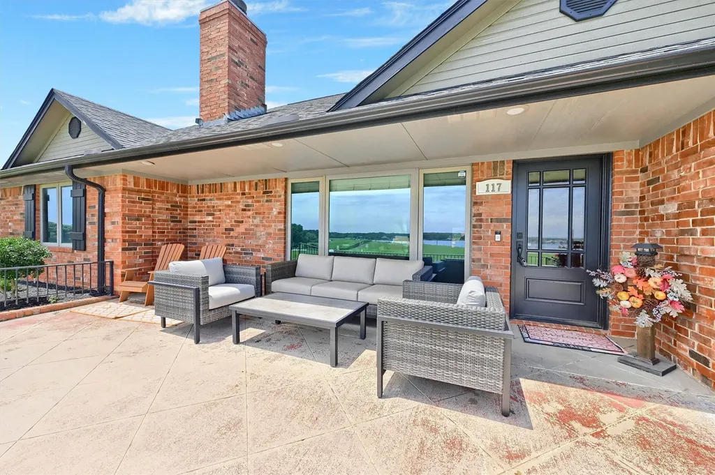 117 Kiowa Drive S Lake Kiowa TX 76240