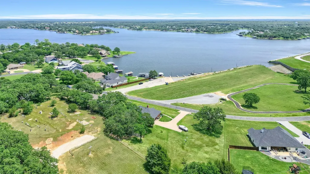117 Kiowa Drive S Lake Kiowa TX 76240