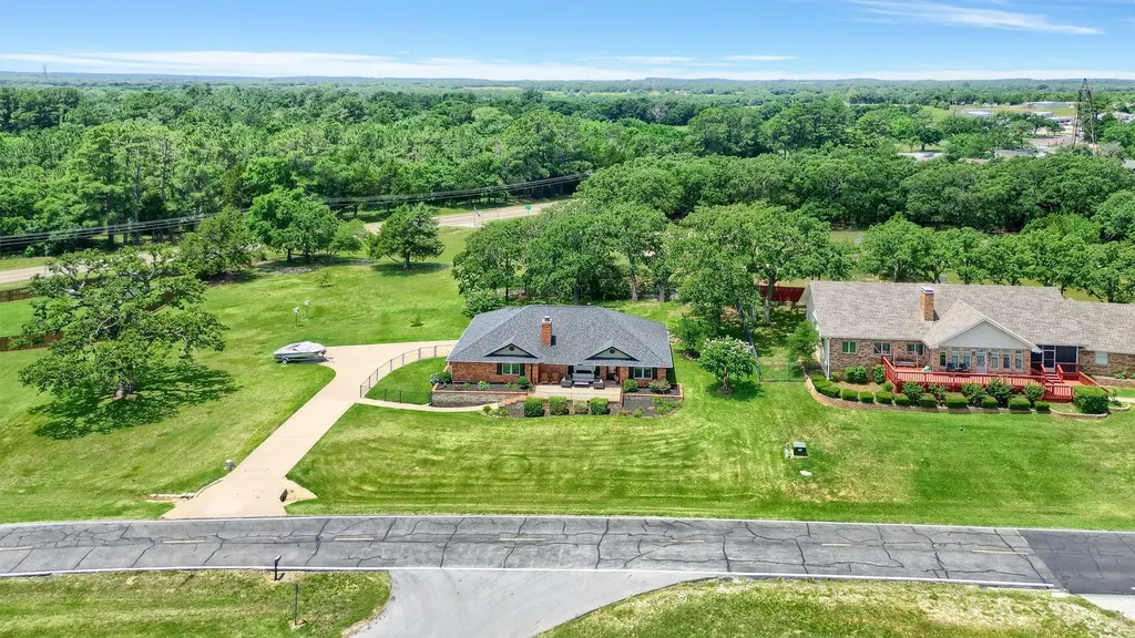 117 Kiowa Drive S Lake Kiowa TX 76240