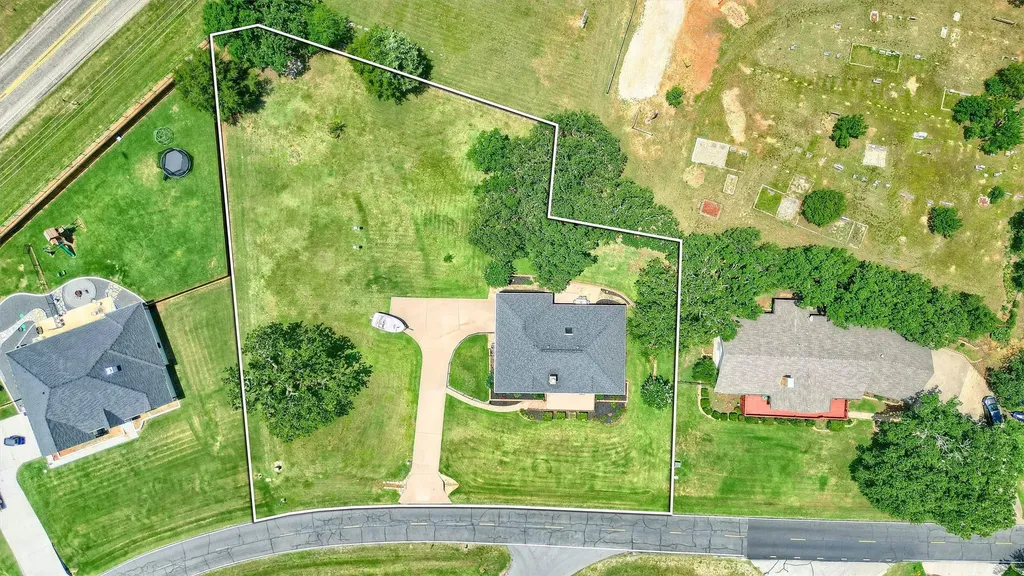 117 Kiowa Drive S Lake Kiowa TX 76240