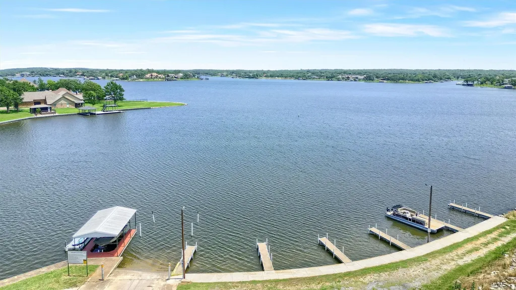 117 Kiowa Drive S Lake Kiowa TX 76240