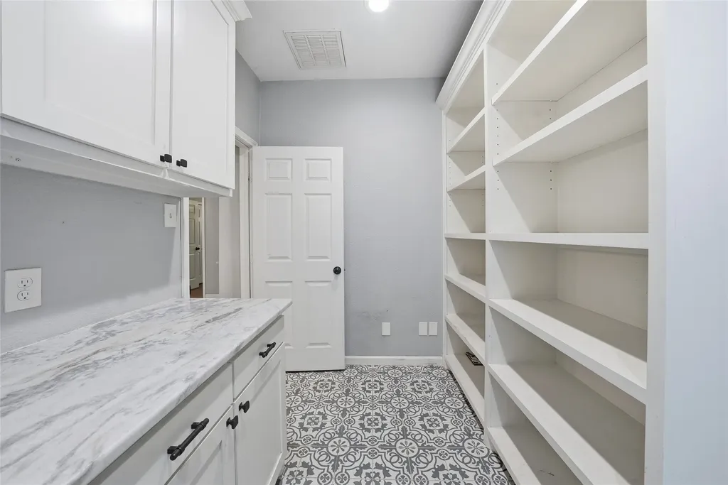 7362 Robinhood Lane Fort Worth TX 76112
