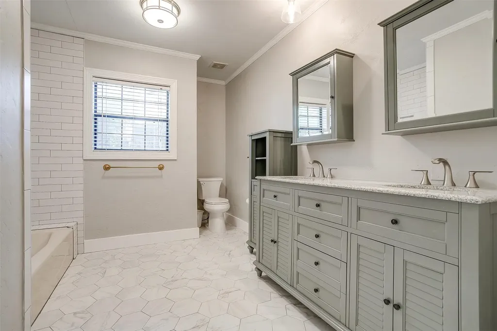 3800 Westcliff Road S Fort Worth TX 76109