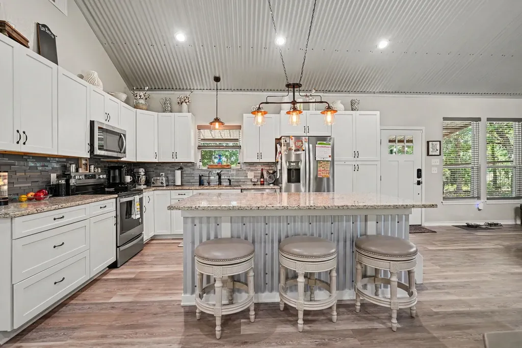 125 Rolling Hills Boulevard Alvord TX 76225