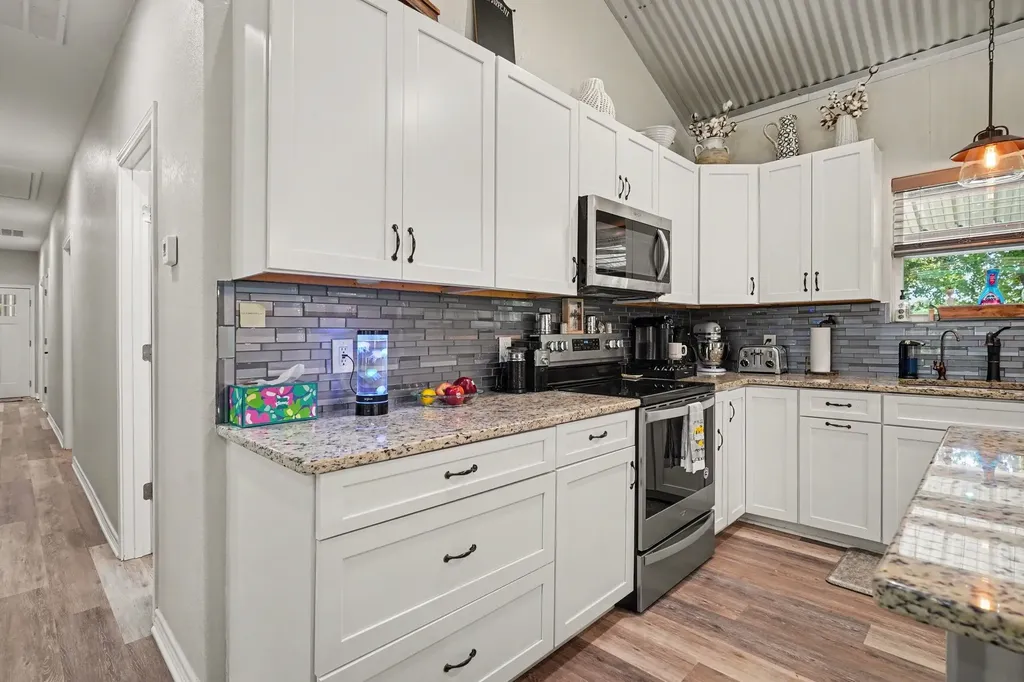 125 Rolling Hills Boulevard Alvord TX 76225