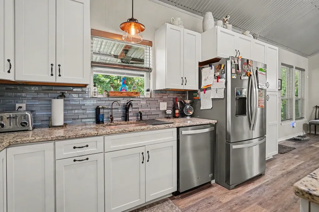 125 Rolling Hills Boulevard Alvord TX 76225