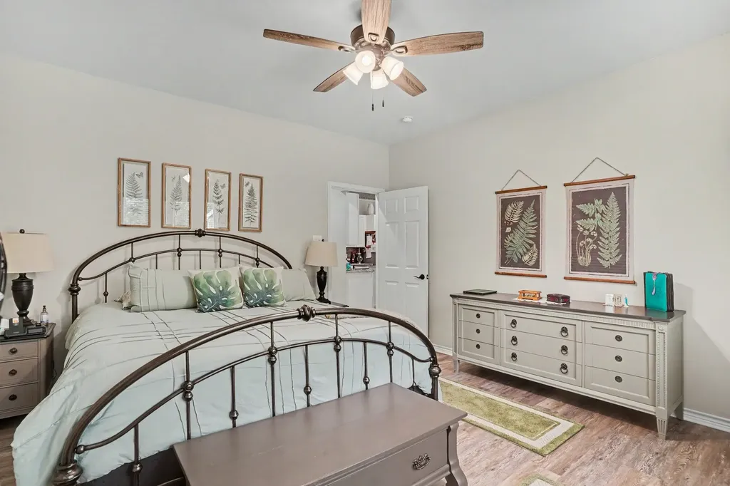 125 Rolling Hills Boulevard Alvord TX 76225