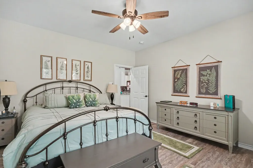 125 Rolling Hills Boulevard Alvord TX 76225