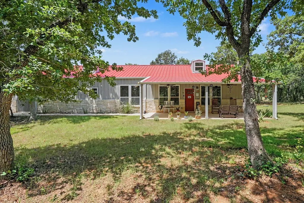 125 Rolling Hills Boulevard Alvord TX 76225