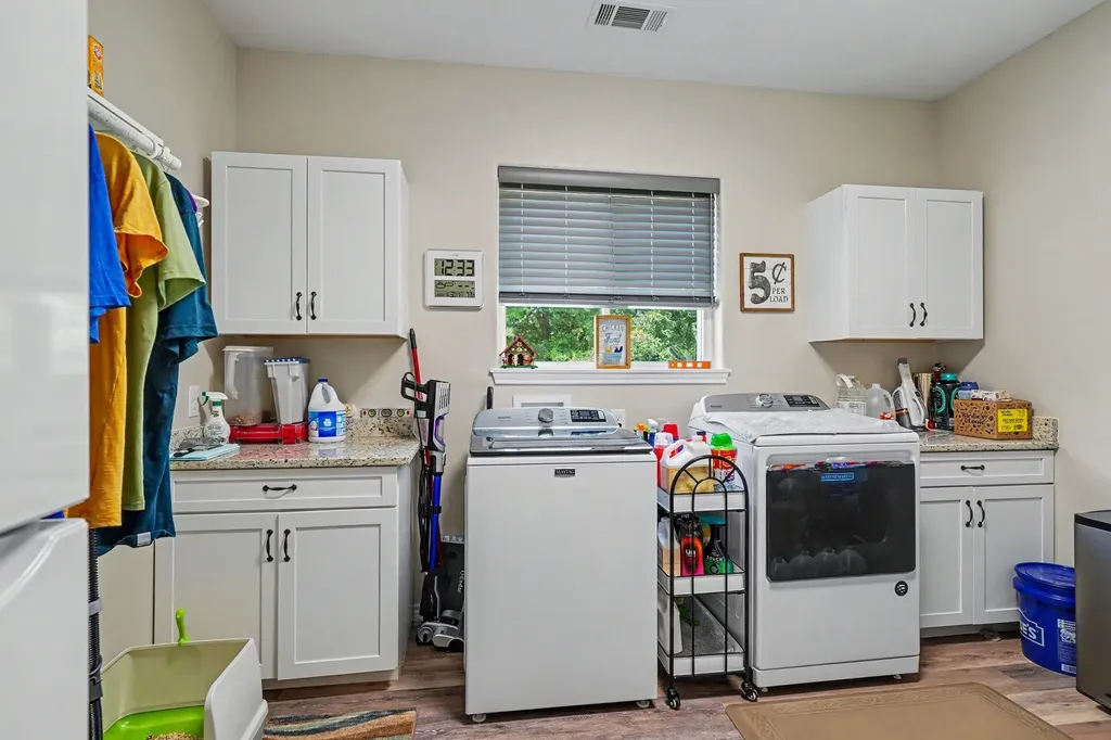 125 Rolling Hills Boulevard Alvord TX 76225