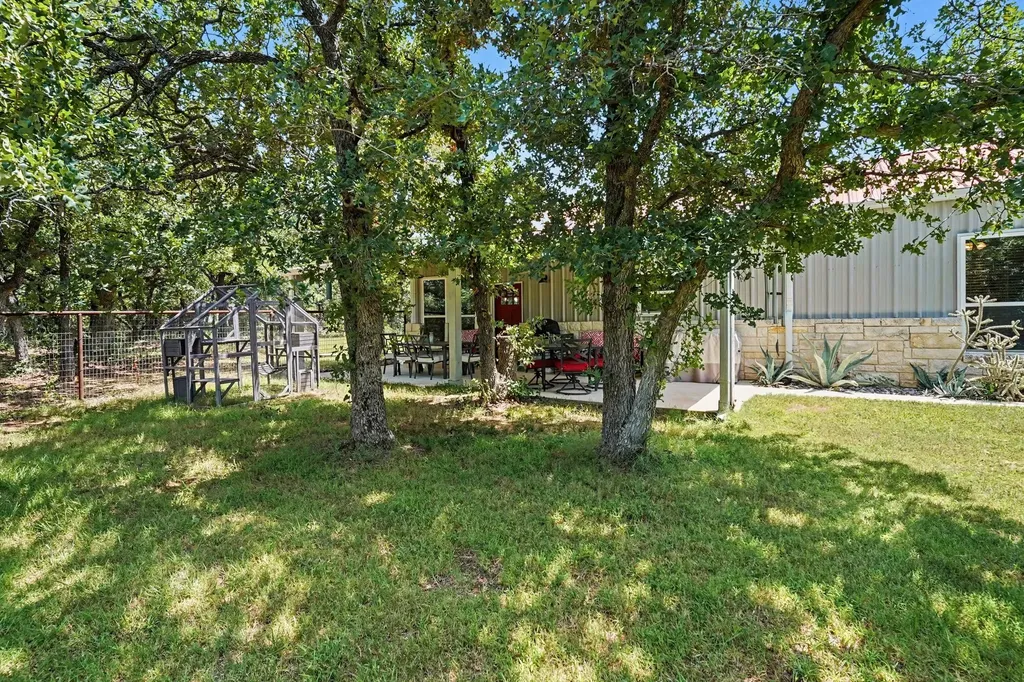 125 Rolling Hills Boulevard Alvord TX 76225