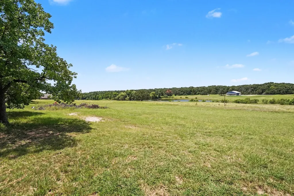 125 Rolling Hills Boulevard Alvord TX 76225