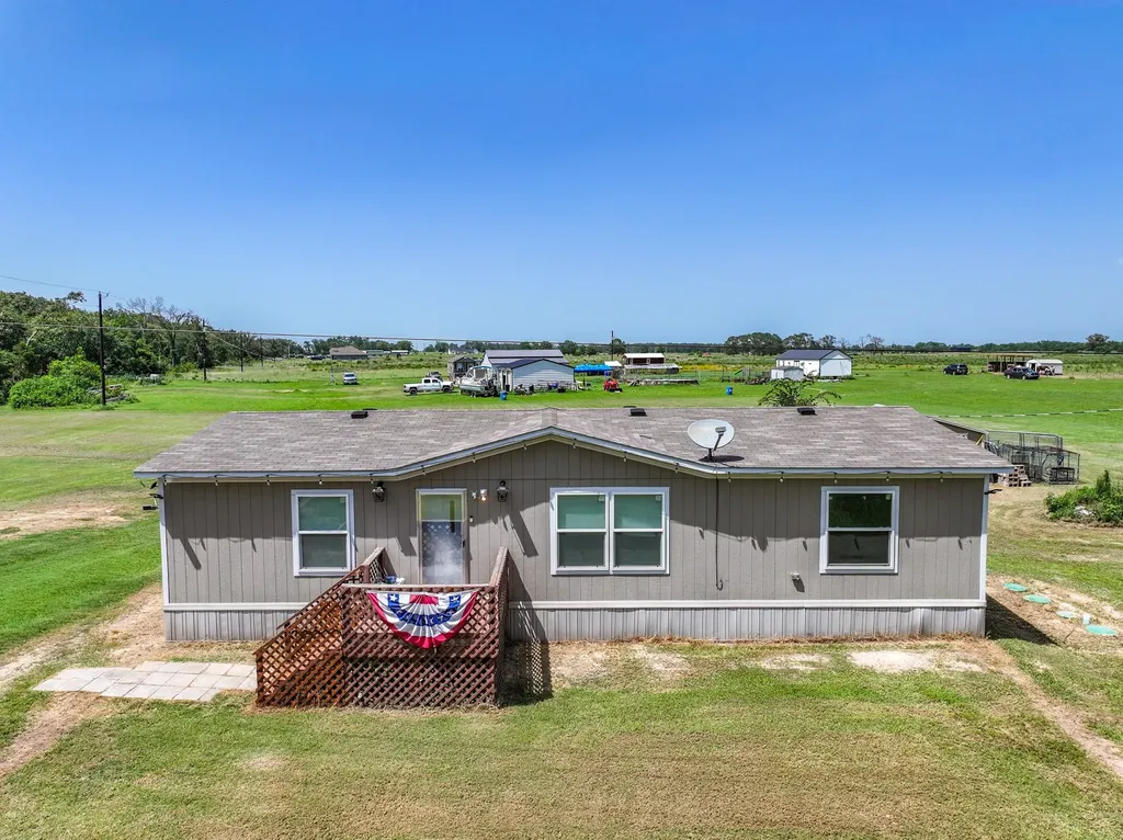 2721 County Road 3344 Pickton TX 75471