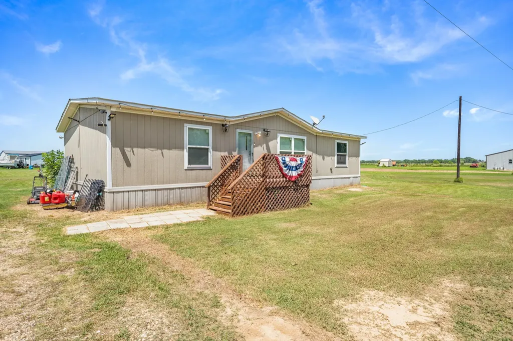 2721 County Road 3344 Pickton TX 75471