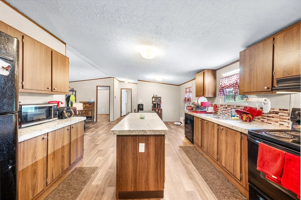 2721 County Road 3344 Pickton TX 75471