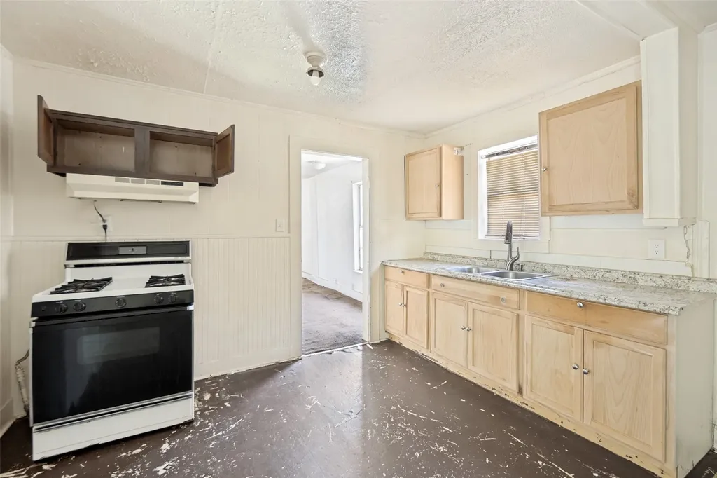 3736 Ruskin Street Dallas TX 75215
