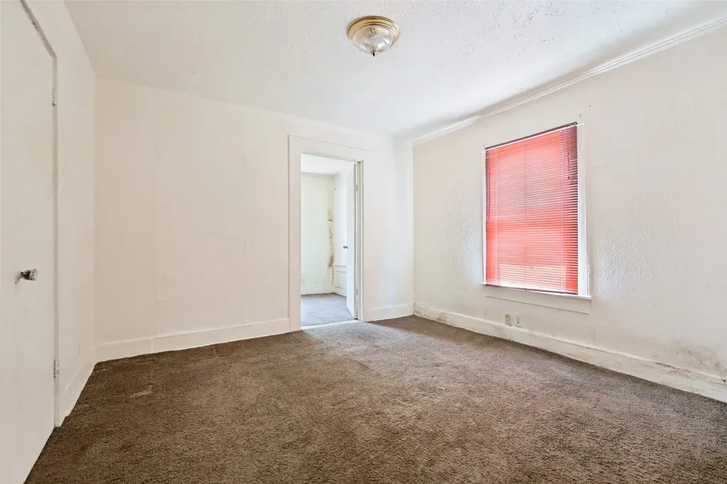 3736 Ruskin Street Dallas TX 75215