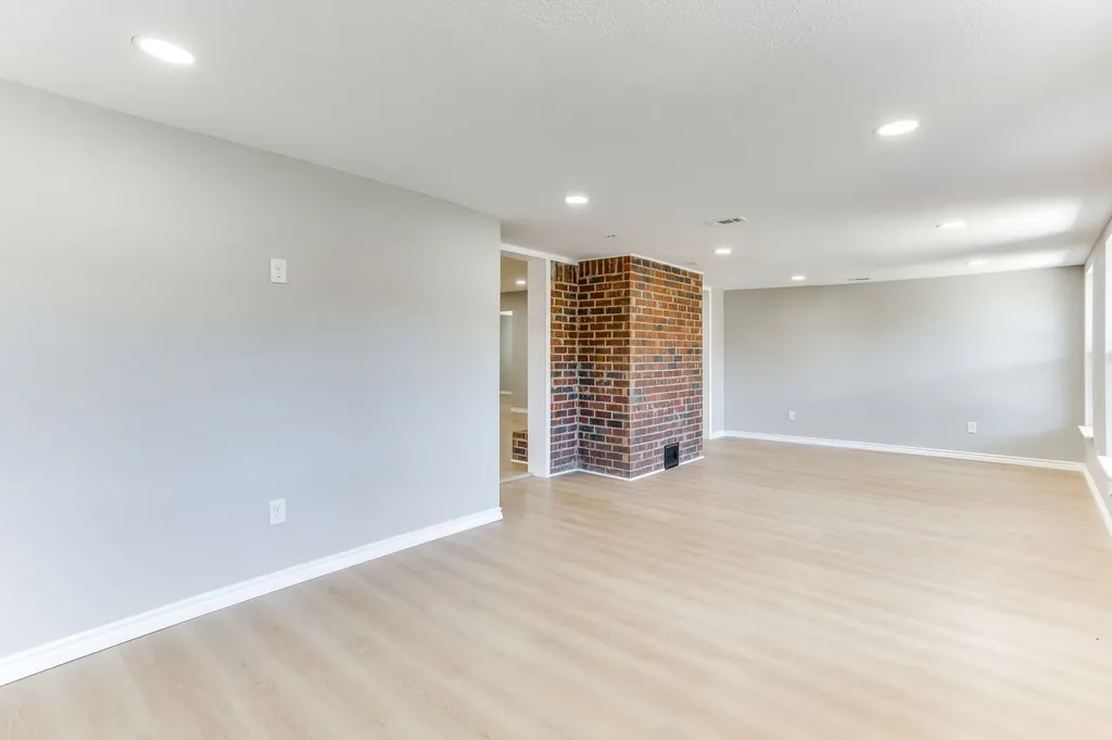 2709 Springbrooke Drive Hurst TX 76054
