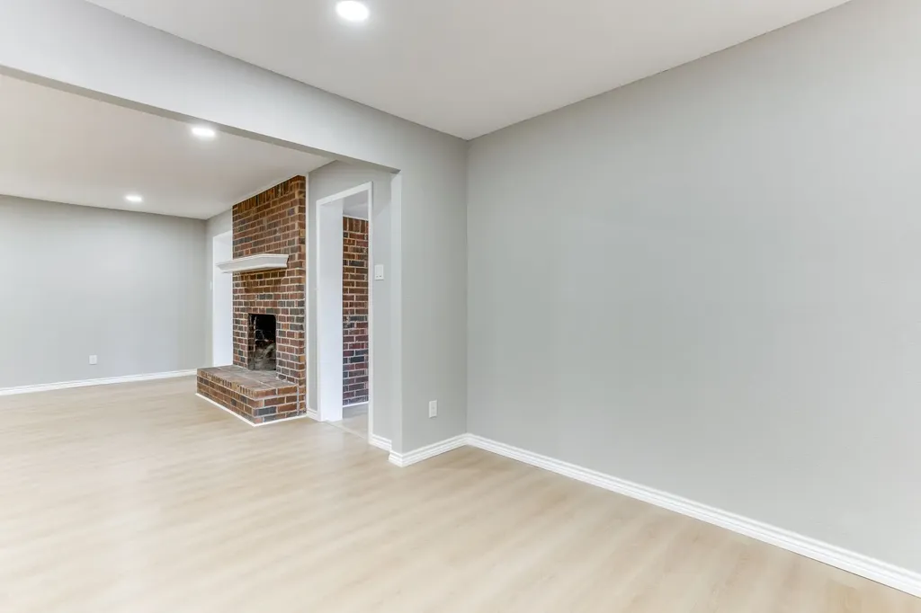 2709 Springbrooke Drive Hurst TX 76054