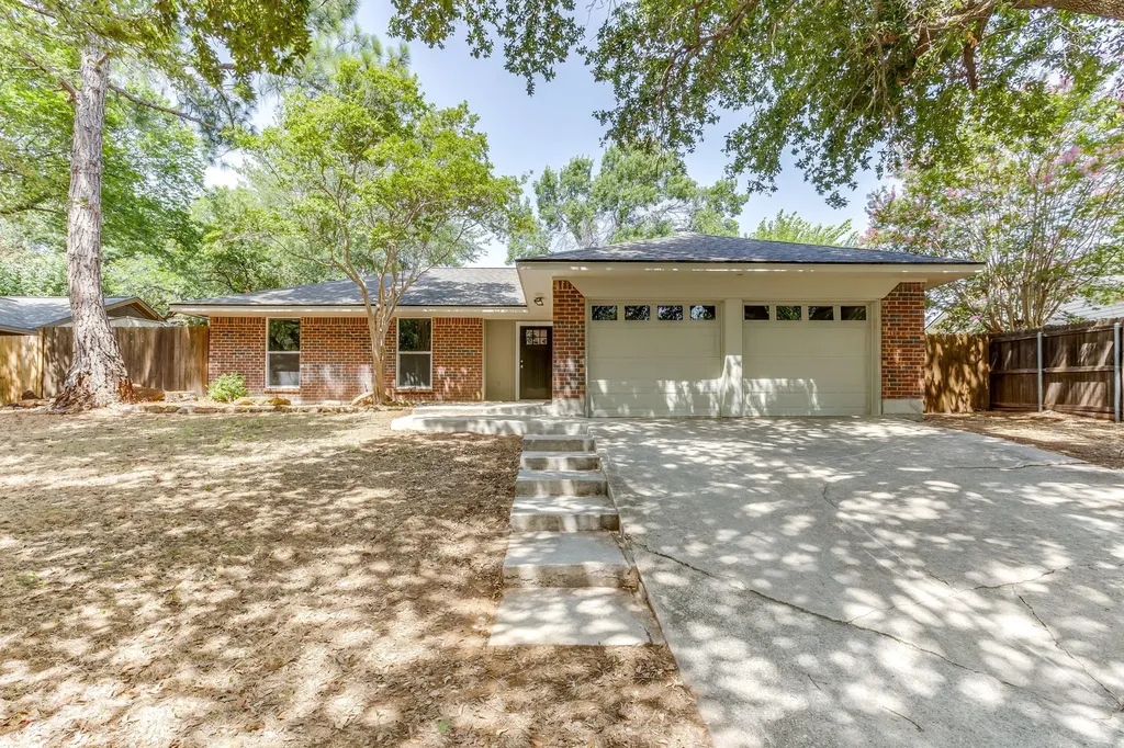 2709 Springbrooke Drive Hurst TX 76054