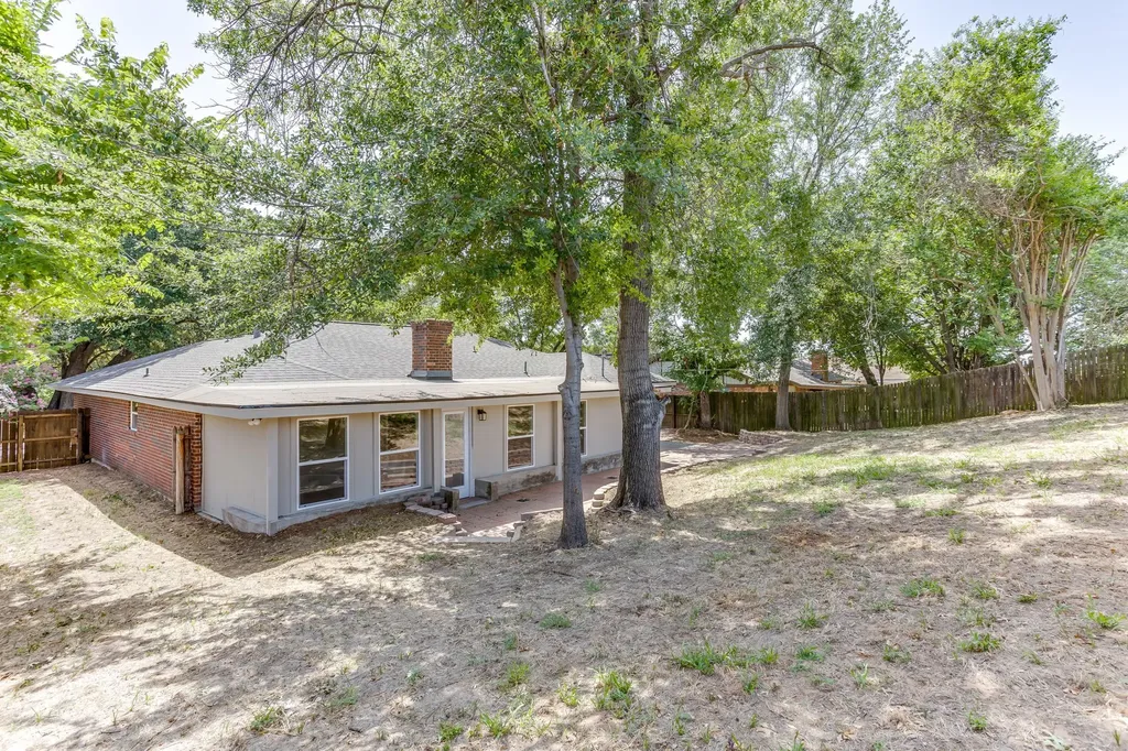 2709 Springbrooke Drive Hurst TX 76054