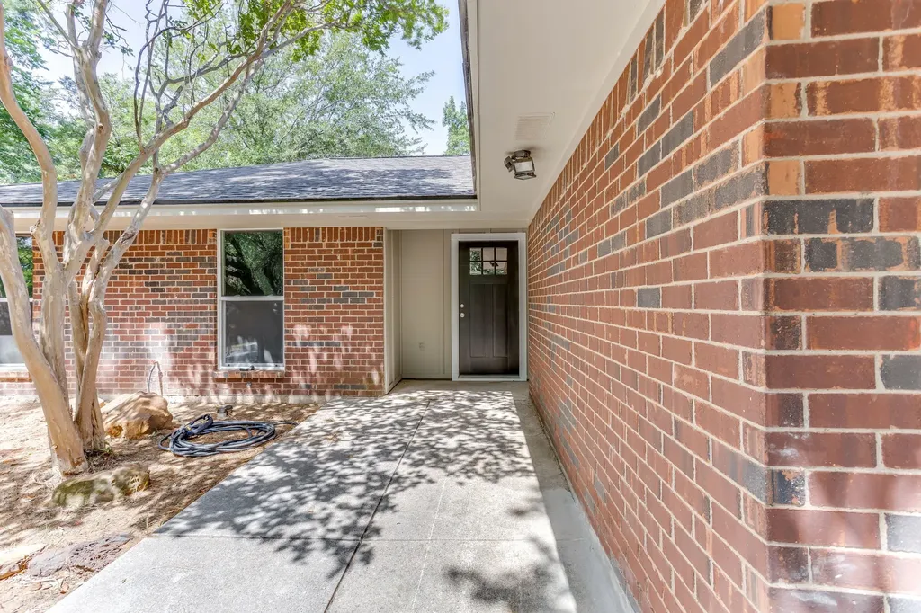 2709 Springbrooke Drive Hurst TX 76054