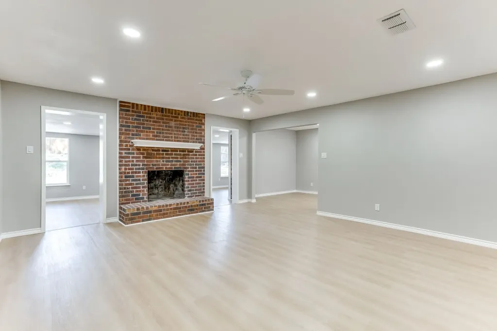 2709 Springbrooke Drive Hurst TX 76054