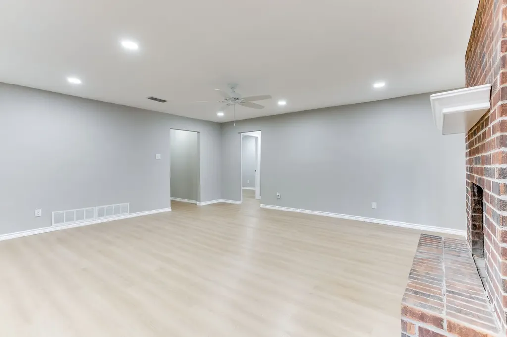 2709 Springbrooke Drive Hurst TX 76054