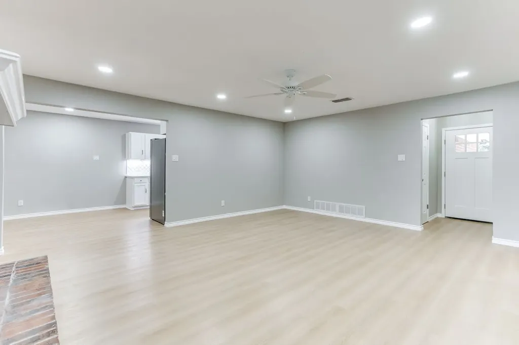 2709 Springbrooke Drive Hurst TX 76054