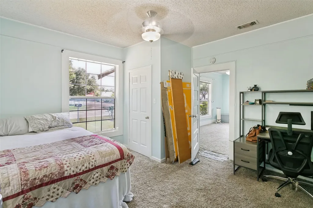 3332 Avenue I Fort Worth TX 76105