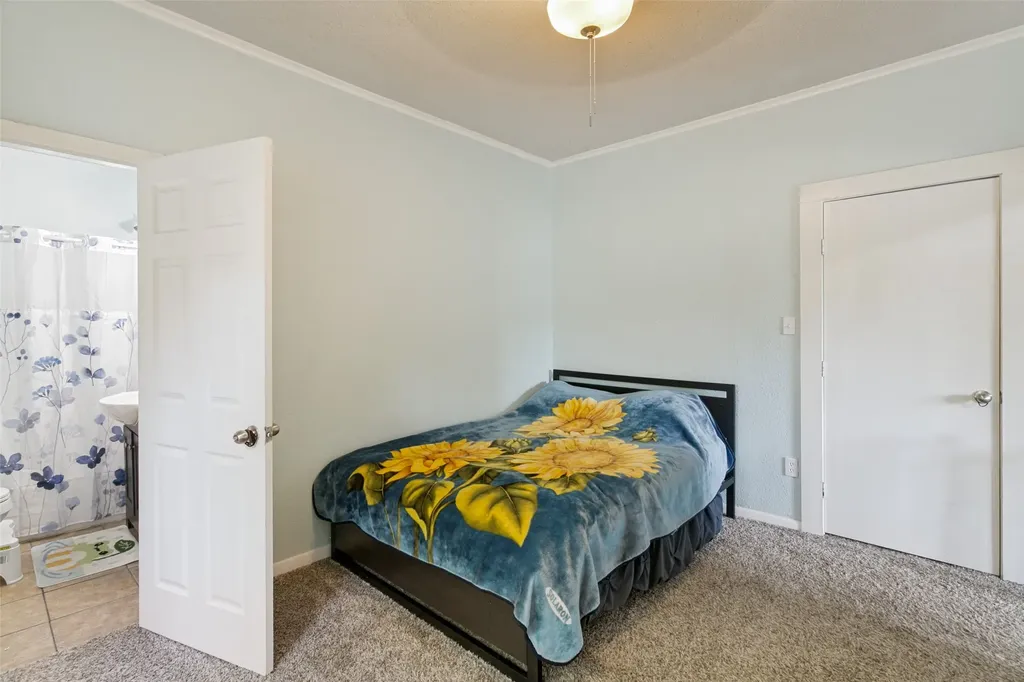 3332 Avenue I Fort Worth TX 76105