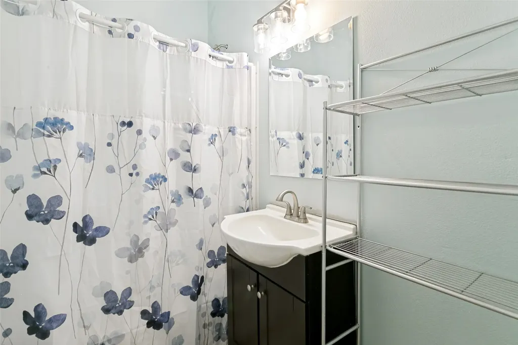 3332 Avenue I Fort Worth TX 76105
