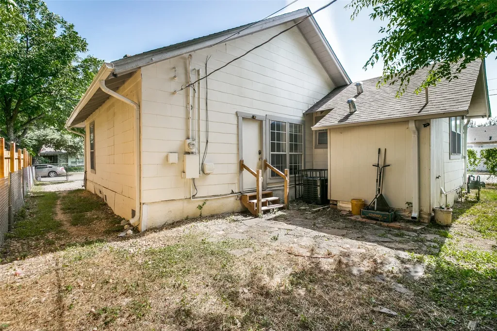 3332 Avenue I Fort Worth TX 76105