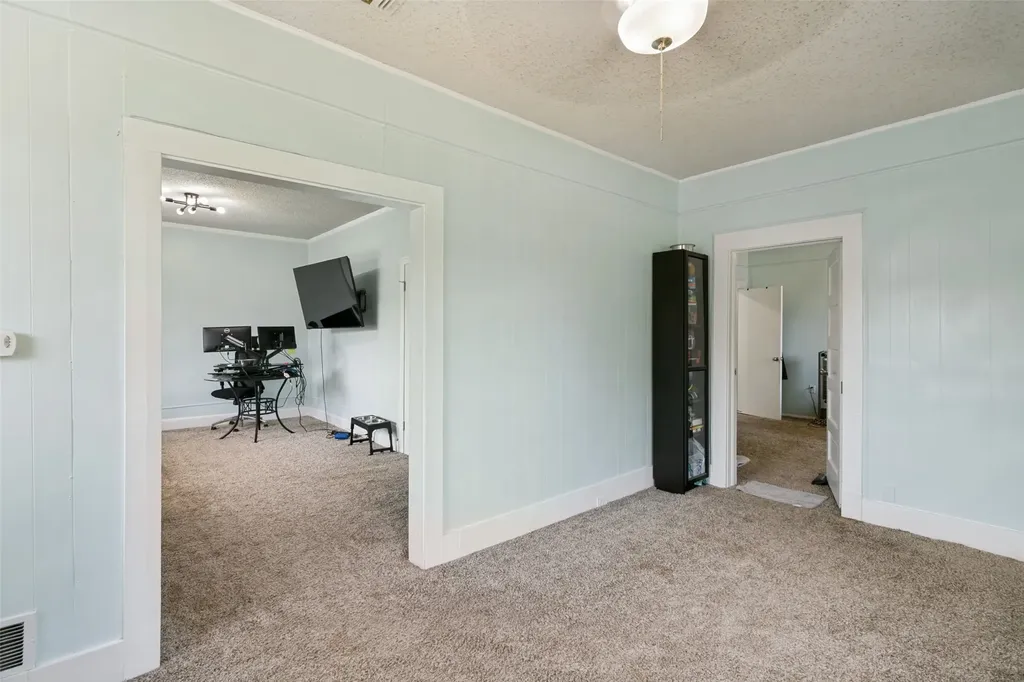 3332 Avenue I Fort Worth TX 76105
