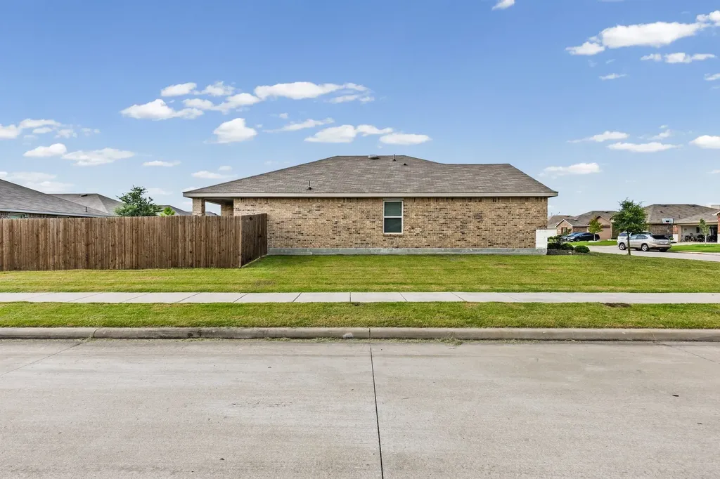 122 Admiral Lane Caddo Mills TX 75135