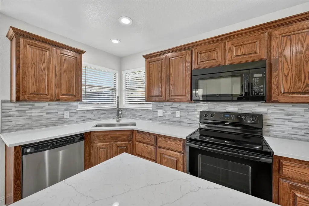 431 Nutmeg Burleson TX 76028