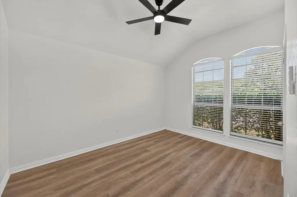 431 Nutmeg Burleson TX 76028