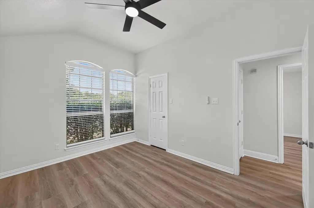 431 Nutmeg Burleson TX 76028