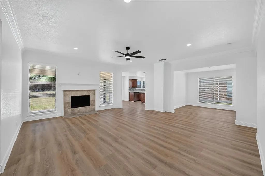 431 Nutmeg Burleson TX 76028