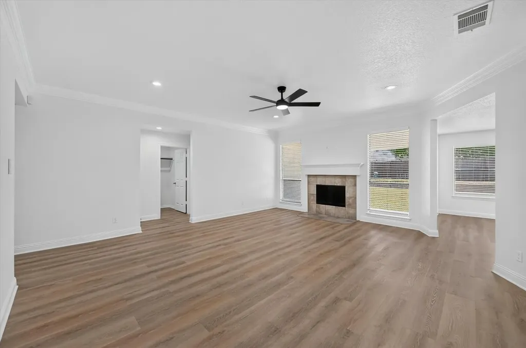 431 Nutmeg Burleson TX 76028