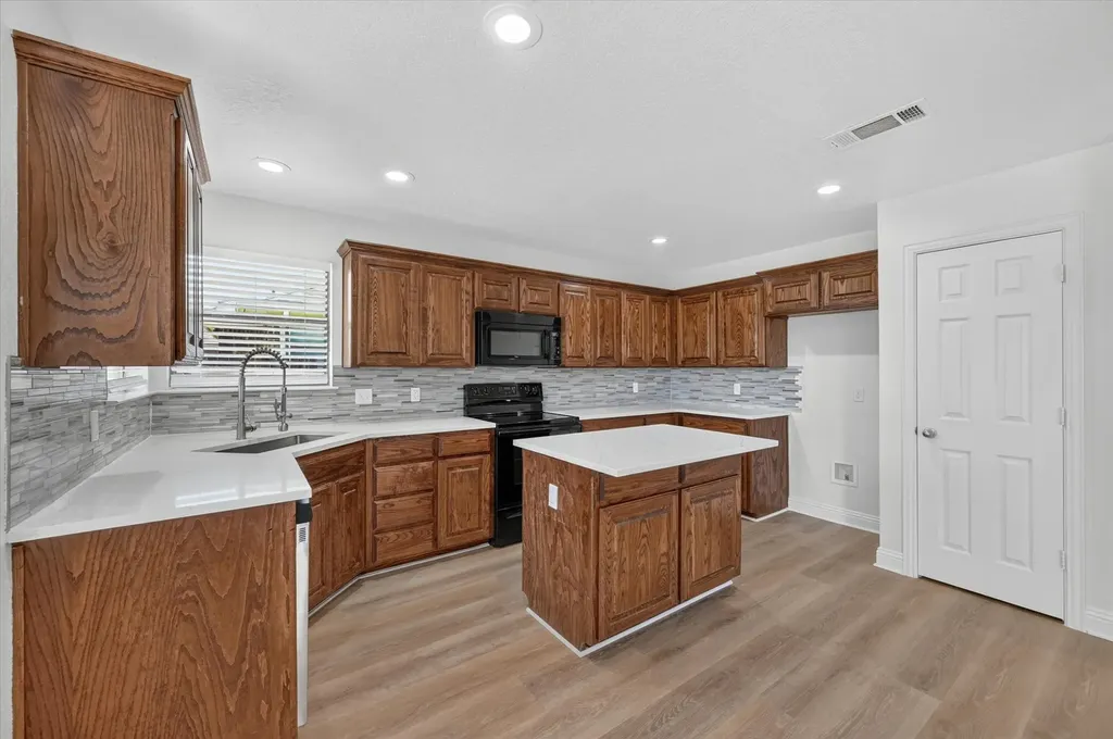 431 Nutmeg Burleson TX 76028