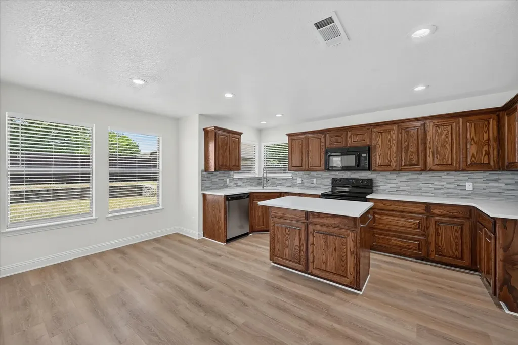 431 Nutmeg Burleson TX 76028
